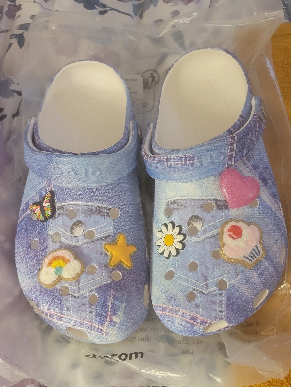 CROCS Kids Denim Print Clogs with Colorful Charms - Blue & White